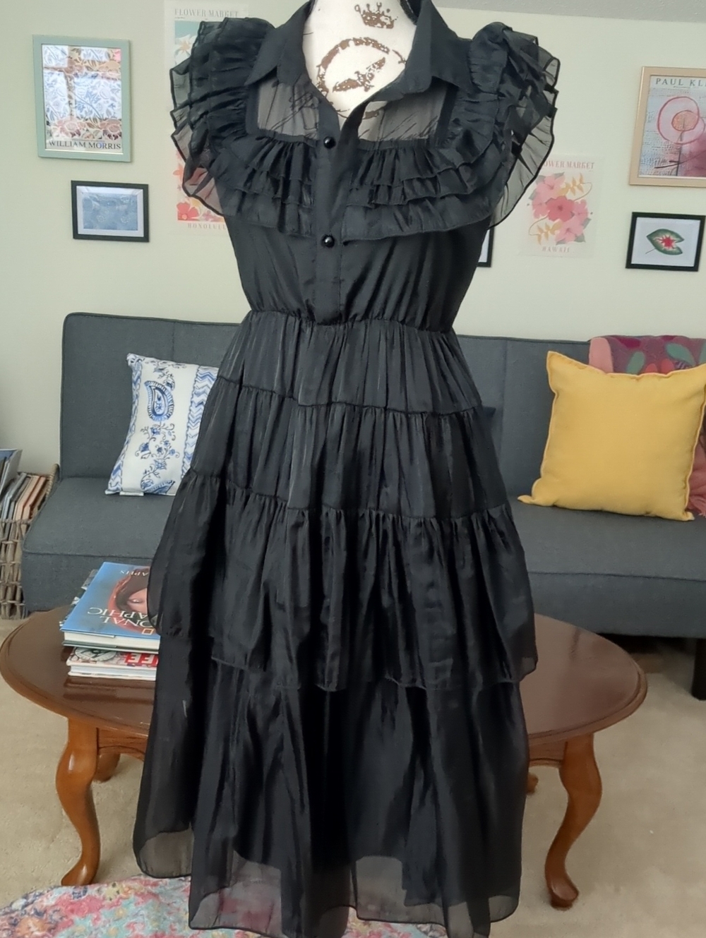 Elegant Black Ruffled Tiered Maxi Dress with Collar And Accessories
